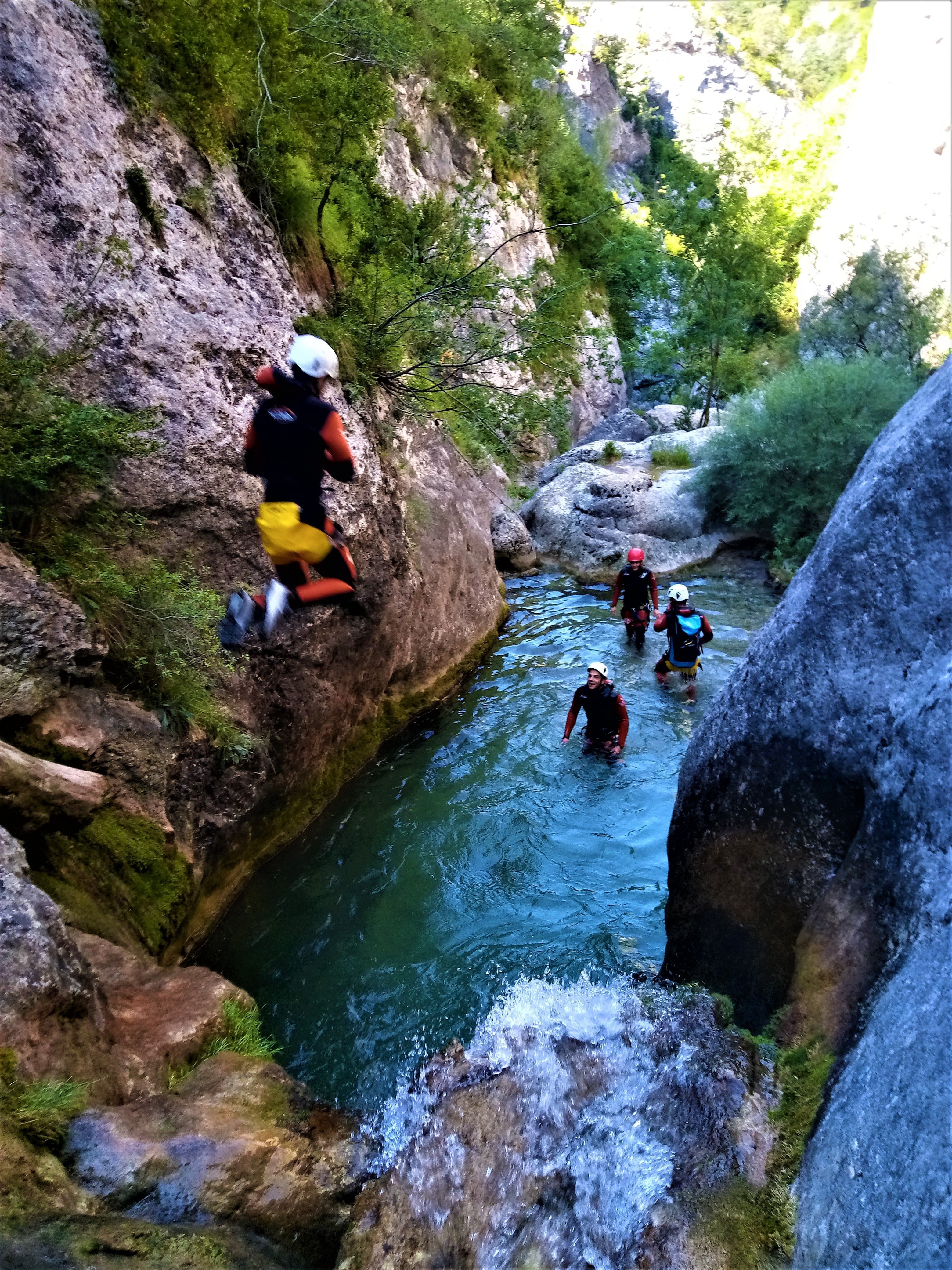 barranco boixols salto BARRANQUISMO NIVEL INICIACION